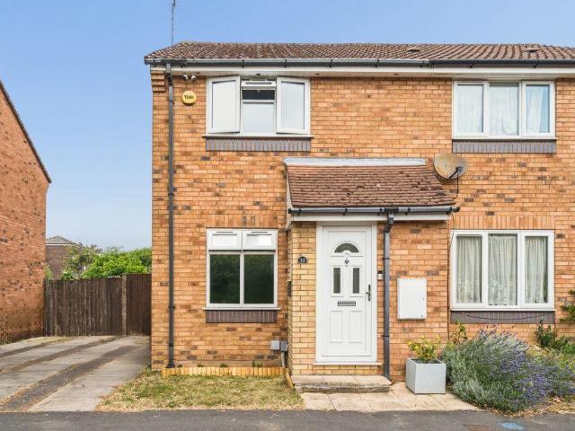 House for sale in The Cedars Estate, Batchworth