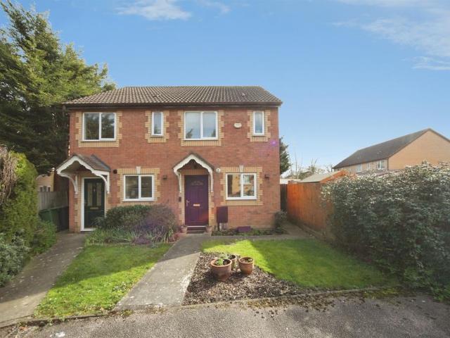 House for sale in Leagrave, Luton