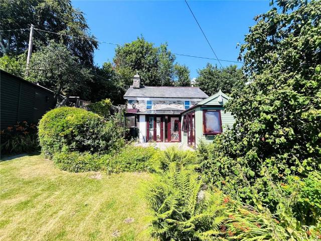 House for sale in Penmorfa, Wales