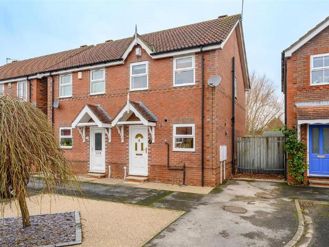 House for sale in High Field, York