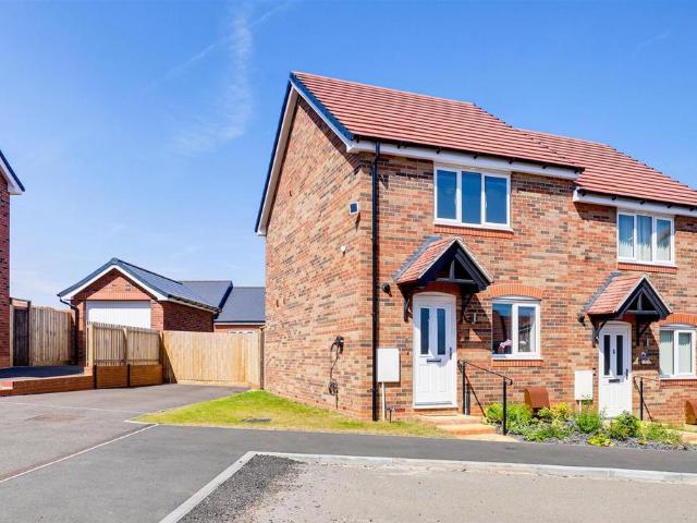 House for sale in Barton In Fabis, East Midlands