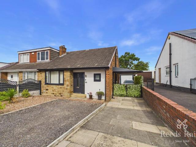 Bungalow for sale in West Ardsley, Tingley
