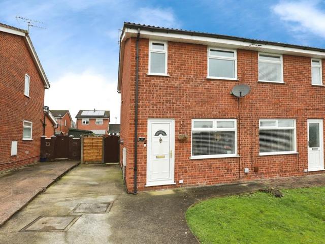 House for sale in Meadowbank, Winsford