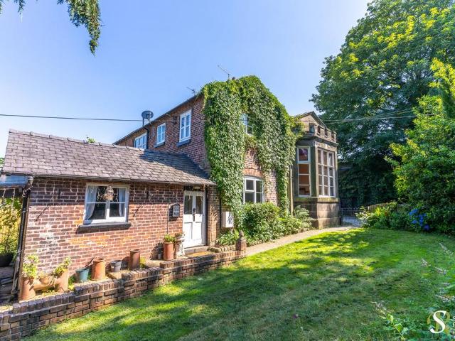 House for sale in High Legh