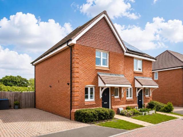 House for sale in Perryfields, West Sussex