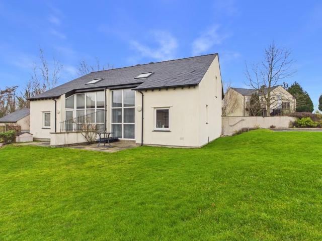 House for sale in Cowan Bridge, Bare