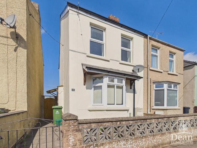 House for sale in Bromsberrow Heath, Gloucestershire