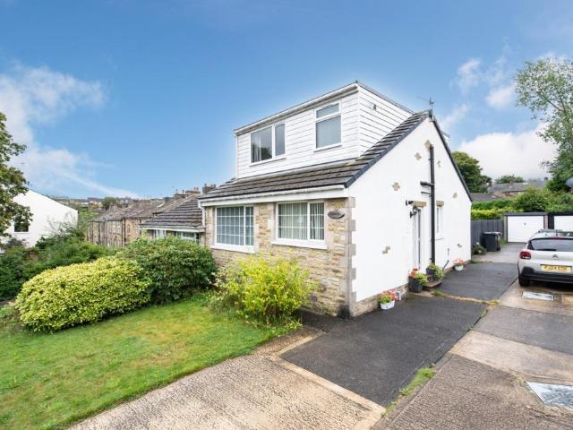 House for sale in Lingbob, Bradford