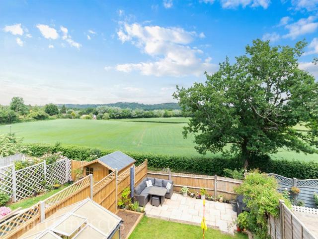 House for sale in Hillview, Surrey