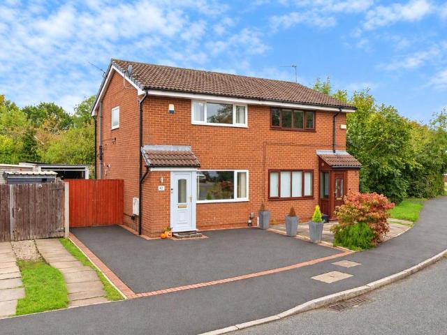 House for sale in Oakwood