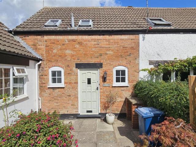 House for sale in Barton In Fabis, East Midlands