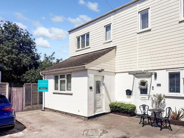 House for sale in Southend City Centre Neighbourhood, Alton Barnes
