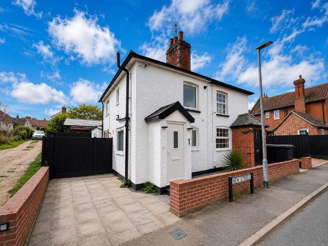 House for sale in Chipping Hill, Essex