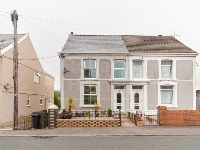 House for sale in Cwmllynfell