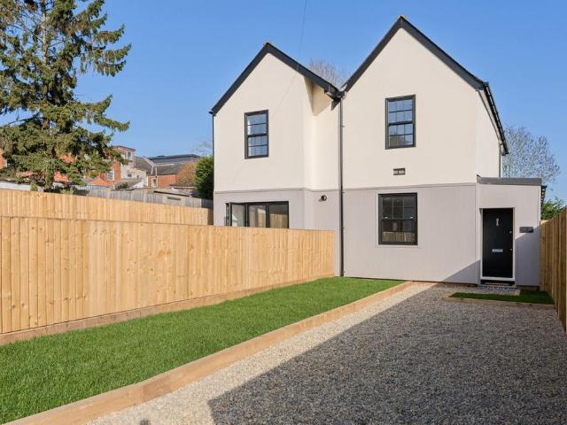 House for sale in Ivy Chimneys, Epping