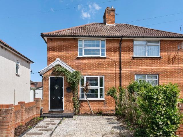 House for sale in London Borough of Ealing, Greenford