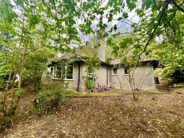 House for sale in Greetland, West Yorkshire