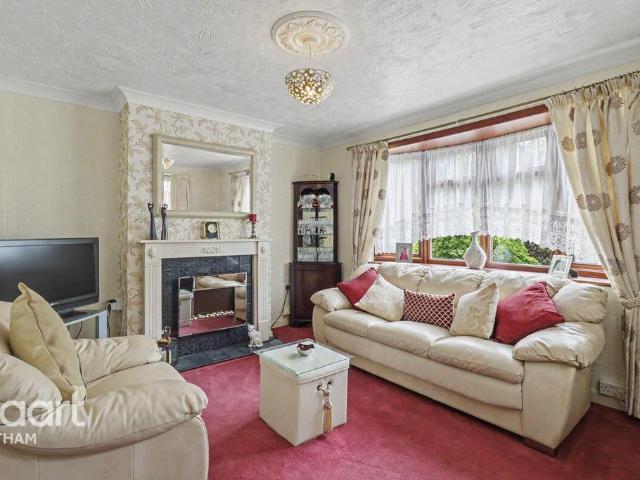 House for sale in Chipping Hill, Essex