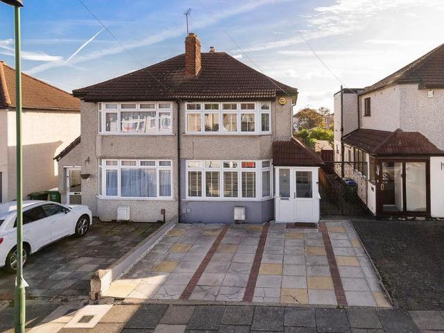 House for sale in Blackfen, Greater London