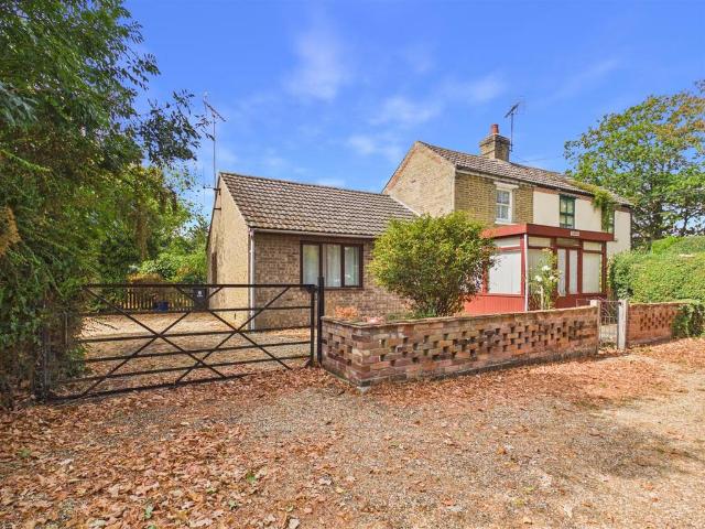 House for sale in Alresford, Tendring