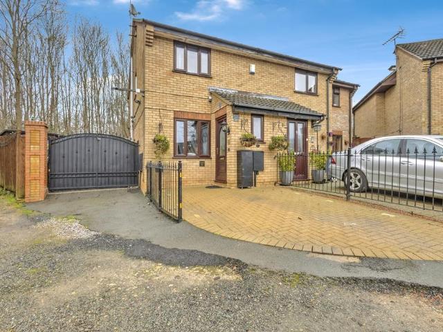 House for sale in Southfields, Northampton