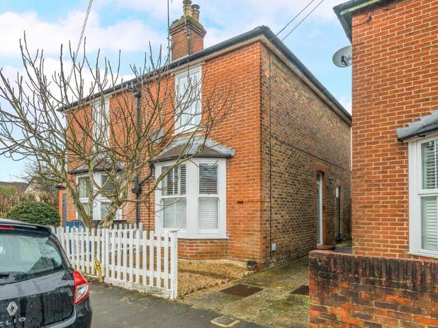 House for sale in Fole, Surrey