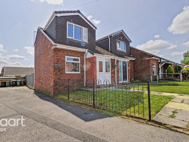 House for sale in Robin Hood, West Yorkshire