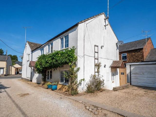 House for sale in Heath And Reach, Bedfordshire
