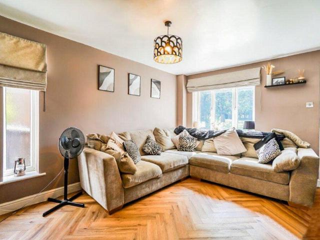 House for sale in Eastmoor, Heath