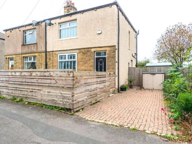 House for sale in Birkenshaw, Kirklees