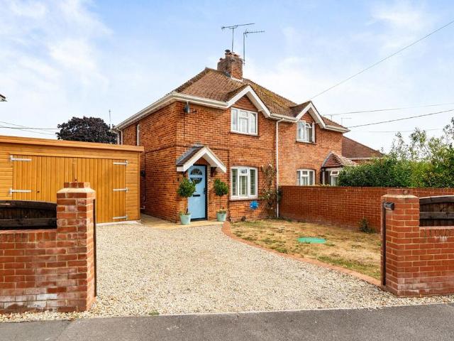 House for sale in Barton Stacey, Hampshire