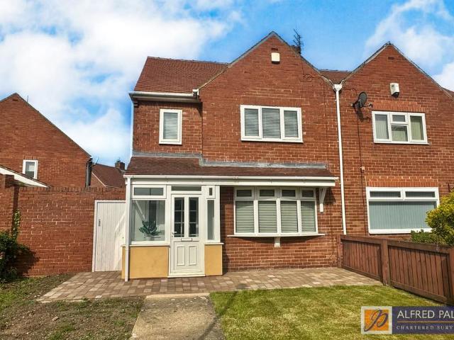 House for sale in Longmeadows, Tyne And Wear
