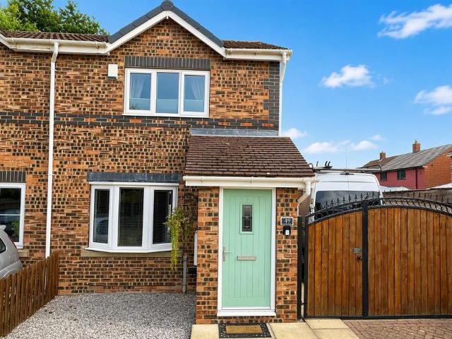 House for sale in Royston, South Yorkshire