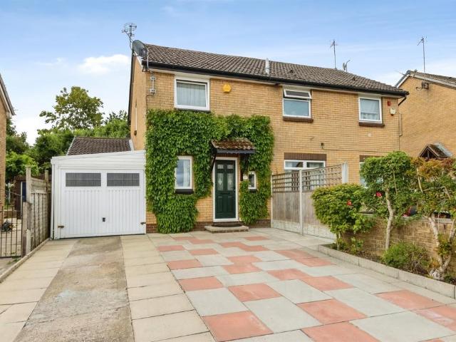 House for sale in Austhorpe, West Yorkshire