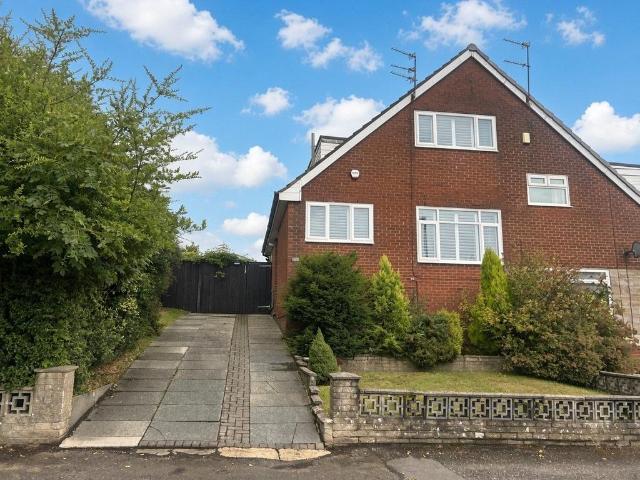House for sale in Pendock, Greater Manchester