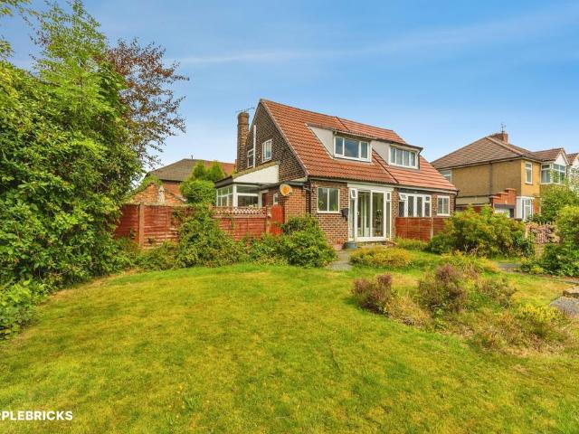 House for sale in Guide Bridge, Greenheys