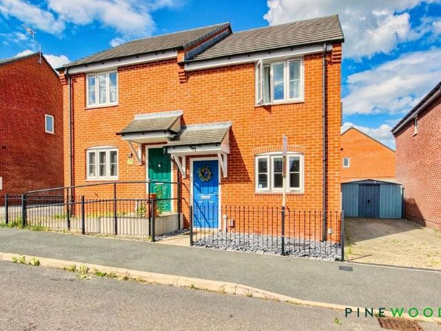 House for sale in Elmton, East Midlands