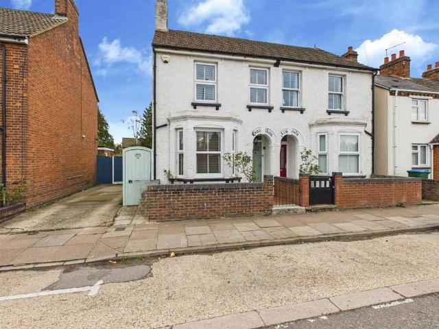 House for sale in Aylesbury, Buckinghamshire