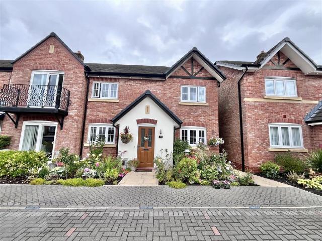 House for sale in Handforth