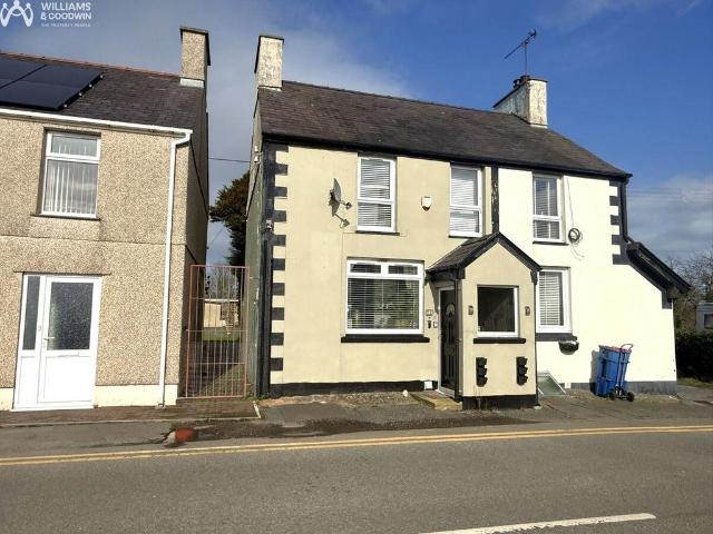 House for sale in Llanddaniel Fab, Wales