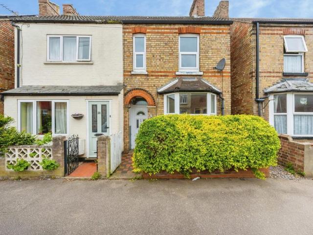 House for sale in Bedford