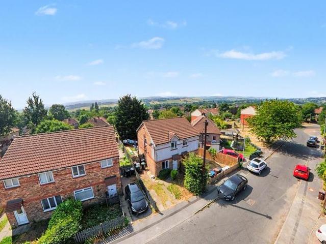 House for sale in Allerton, West Yorkshire