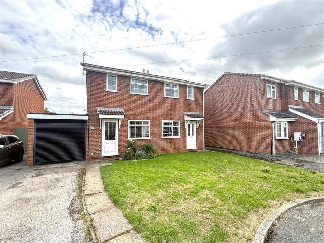 House for sale in Stretton, East Staffordshire