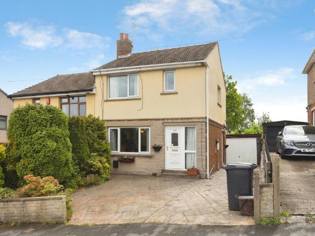 House for sale in Brighouse, West Yorkshire