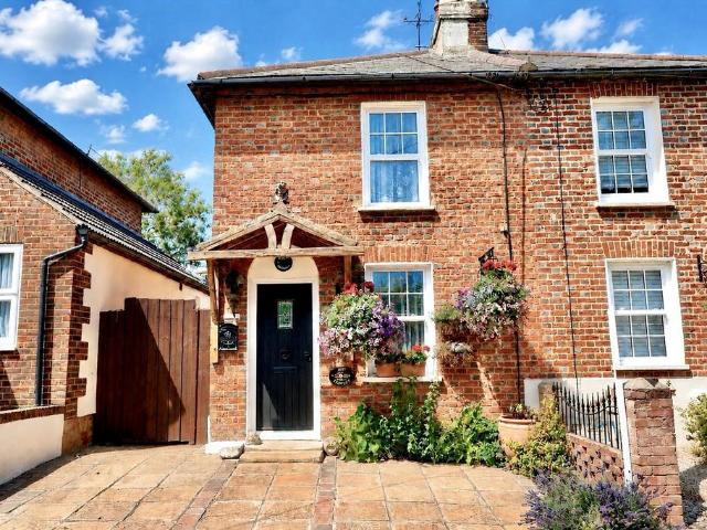 House for sale in The Butts, Kent