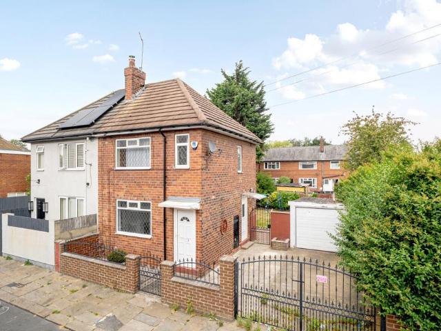 House for sale in Harehills, West Yorkshire