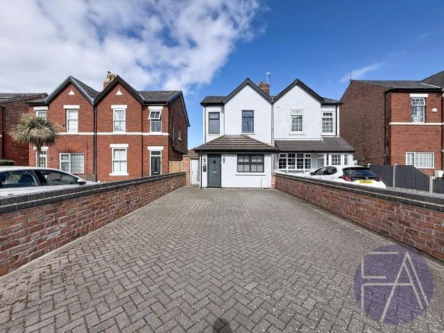 House for sale in Meols Cop, Southport