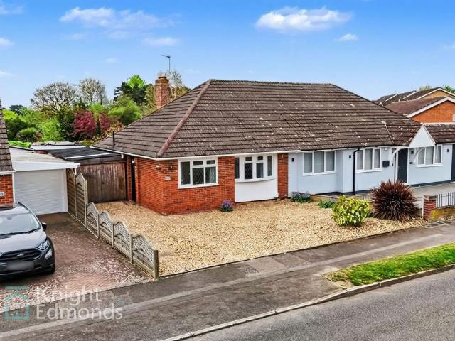 Bungalow for sale in Allington, Midway