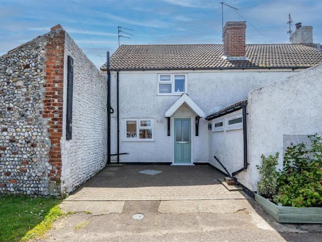 House for sale in Stokesby, Norfolk