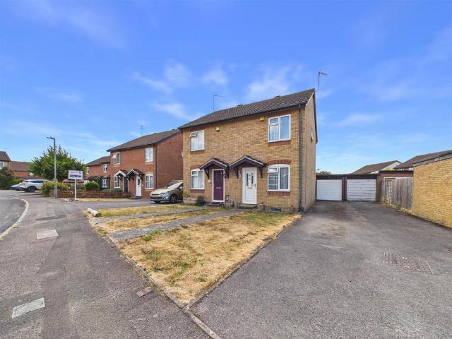 House for sale in Stoke Mandeville, Buckinghamshire